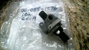 BENDIX 5930-00-058-1576 STYLE LOW AIR PRESSURE SWITCH -FREE SHIPPING - Picture 1 of 3