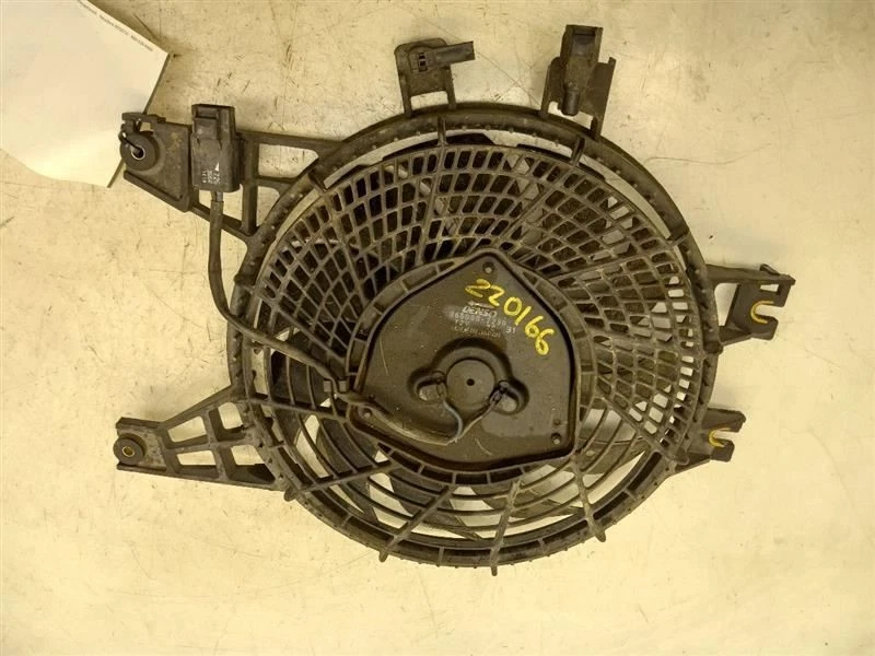 01-04 VENTILADOR RADIADOR TOYOTA SEQUOIA 4,7 L TRACCIÓN TRASERA  Foto 1 de 4