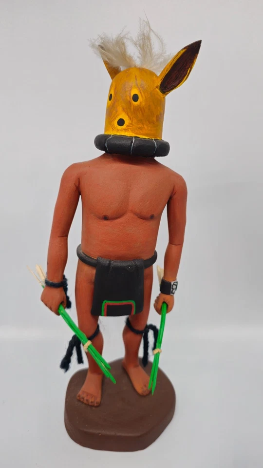罕见复古 Hopi Kachina 黄色狐狸 WALLY GROVER 出品,11 英寸高 — 第 1/4 张图片