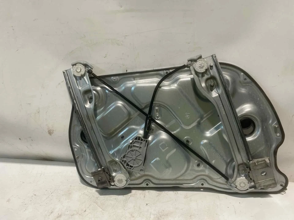 Regulador de ventana de puerta delantera derecha usado se adapta a: Hyundai Genesis 2013 eléctrico Foto 1 de 4