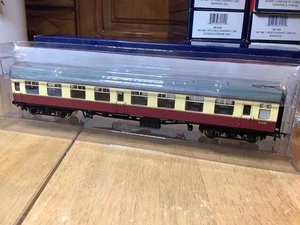 Bachmann 39-052A BR Mk.1 Crimson & Cream Second Open SO - Picture 1 of 2