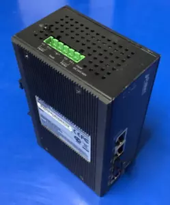 Planet ISW-504PT V2 Network Switch Unmanaged L2 Fast Ethernet 10/100 PoE - Picture 1 of 12