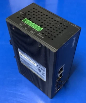 Planet ISW-504PT  V2 Network Switch Unmanaged L2 Fast Ethernet  10/100 PoE - Image 1 of 4