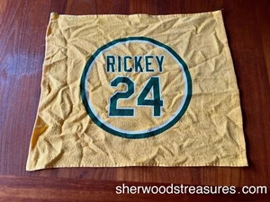 Toalla Rickey Henderson 2025 Opening Day A’s Athletics 3-31 Cubs Sac MLB SGA #24 - Imagen 1 de 3