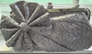BRAND NEW - BELLA - FAUX OSTRICH LEATHER GRAY CLUTCH CONVERTIBLE PURSE - Picture 1 of 4