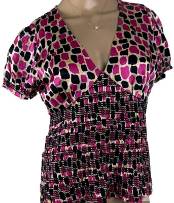 INC International Concepts 真丝衬衫,尺寸 6,缩褶 V 领长颈鹿图案 — 第 1/4 张图片