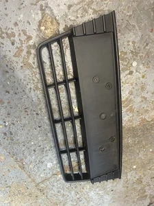 FORD FOCUS MK3 FRONT BUMPER CENTRE GRILL  BLACK 2011-2015  - Picture 1 of 1