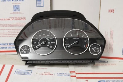 Cuadro de instrumentos velocímetro BMW 328I 2012 2013 2014 2015 2016 Foto 1 de 4
