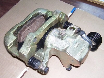 Pinzas de freno traseras Ford Taurus SHO 1989 NOS L&R F00Y-2552-A/F00Y-2553-A Foto 1 de 4