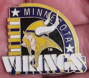 Vintage 90s NFL Minnesota Vikings Cloisonne Logo Souvenir Hat Lapel Pin Pinback - Picture 1 of 2