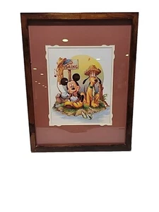 Foto Disney enmarcada. Hermoso marco de madera Mickey and Pluto Go Fishing 19" X 15" - Imagen 1 de 5