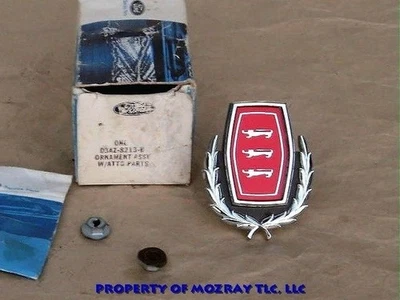 Ford Grille Ornament Galaxie 500_Country Sedan 1974-1973 NOS - Image 1 of 4