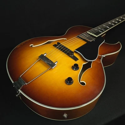 Archtop barniz Eastman T49/V con estuche Goldburst Foto 1 de 4