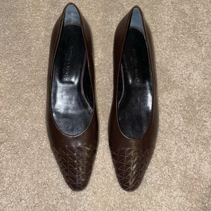 Bottega Veneta Brown Leather Flats Size 36 Made in Italy Triangle Embossed Toe - Picture 1 of 6