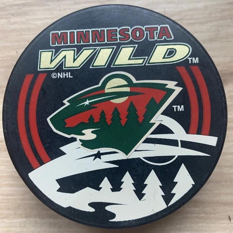MINNESOTA WILD NHL HOCKEY PUCK InGlasCo Shadow Series Made in Slovakia Cover