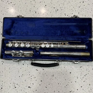 Gemeinhardt 2SP Silver Plated Flute w/  Case - Reconditioned - Plays Well - Picture 1 of 6