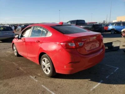 Brazo de control inferior delantero derecho usado delantero se adapta a: Chevrolet Cruze VIN B 2017 Foto 1 de 4
