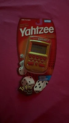 Vintage Eletrônico Portátil Yahtzee Gold Parker Brothers 2004 (TOTALMENTE LACRADO) - Imagem 1 de 2
