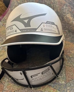 Mizuno Adult F6 Batter’s Facemask Batting Helmet Sz S/M New w/Tags Black & White - Picture 1 of 9