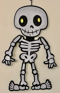 21 1/2” FELT SKELETON HALLOWEEN WALL HANGING! HALLOWEEN!! NEW! - Picture 1 of 2