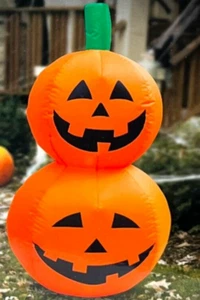 Pila de calabaza de Halloween de 4 pies autoinflable iluminar hogar Huntington nuevo en caja - Imagen 1 de 4
