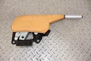 Aston Martin 2010 OEM mango de freno eléctrico de emergencia (cuero tostado Sahara) probado - Imagen 1 de 17