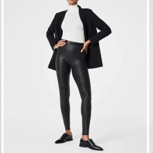 SPANX schwarze Kunstleder Leggings Größe M - Bild 1 von 13