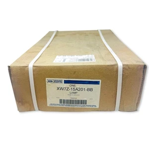 Ford XW7Z-15A201-BB LH Side Marker Lamp Assembly fits 99-04 Crown Victoria, OEM - Picture 1 of 6