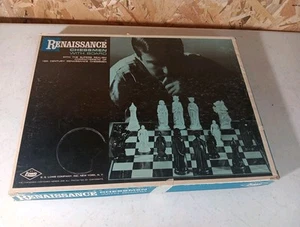Vintage 1959 E S Lowe Renaissance Schachfiguren gefilzt Set Nr 831 mit Brett Kunststoff - Bild 1 von 13