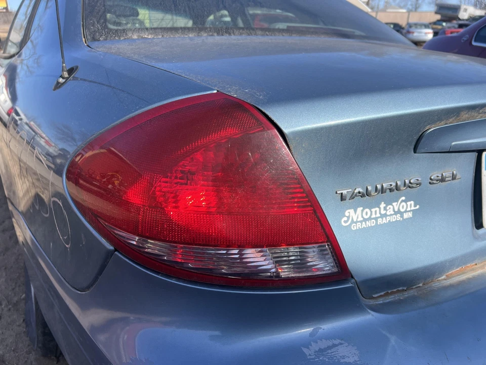 04 05 06 07 Conjunto de luz trasera izquierda FORD TAURUS (VER TAMBIÉN TAURUS X) Foto 1 de 1