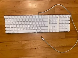 2005 Apple White USB Keyboard A1048 EMC# 1944 Mac 2 Ports TESTED - Picture 1 of 2