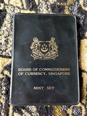 Singapore 1969 Uncirculated Mint Set in Black Wallet Tariff Incl - Image 1 of 4