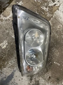 Genuine VW TRANSPORTER - Passenger (N/S/F) - Complete Headlight - 7H2941015L - Picture 1 of 6