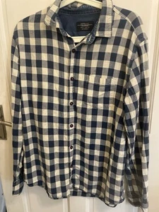 Pull&Bear Men's Blue And White Checked shirt. Long Arm. Large - Picture 1 of 3