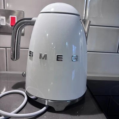 SMEG KLF03WHUK 1.7L 50's Retro Style Kettle - White - Image 1 of 4