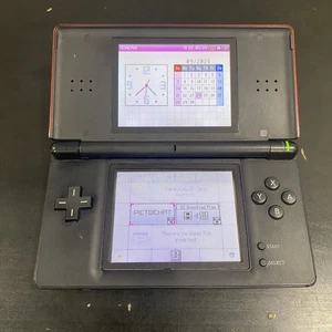 Nintendo DS Lite Carmesí Portátil PARA REPARACIÓN (LEER) ENCIENDE - Se Congela/Choque - Imagen 1 de 16