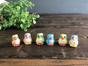 Set 6 piccoli gufi in ceramica fatti a mano simpatici statuine animali miniatura regalo esterno - Foto 1 di 10