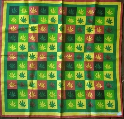 PAÑUELO USADO VINTAGE PATRÓN DE HOJAS DE CANNABIS ALGODÓN 20" PAÑUELO PAÑUELO PAÑUELO PAÑUELO CUADRADO Foto 1 de 4