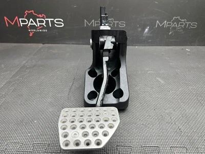 Ferrari 458.488 - Pedal de freio / conjunto de montagem - P/N 256426 / 256436 - Imagem 1 de 4