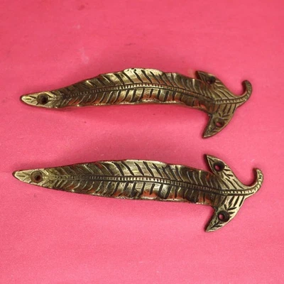 Manijas de puerta de ventana de armario de latón artesanales vintage repro con forma de hoja antiguas Foto 1 de 4