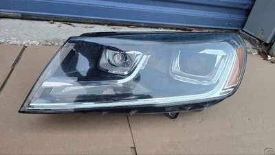 2015-2018 Volkswagen Touareg OEM Xenon HID Headlight Left Driver side - Image 1 of 4