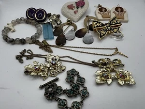 Lote de 13 piezas de joyería vintage ponibles  - Imagen 1 de 9