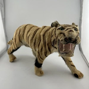 Mini estatuilla de tigre de taxidermia de colección con juguete coleccionable de circo de piel sintética - Imagen 1 de 10