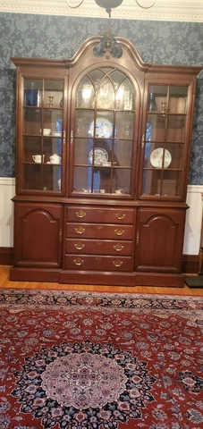 Harden Georgian Style Cherry Breakfront China Cabinet Heirloom Quality Cover