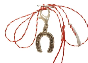 Amuleto de la suerte hecho a mano, suerte, martisor, charm, colgante como herradura de metal - Imagen 1 de 4