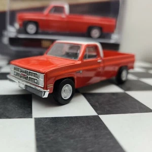 1/64 GREENLIGHT 1/64 1984 GMC Sierra 2500 Vintage Ad Cars Series 4 SQUARE BODY - Picture 1 of 12