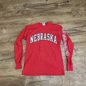 Vtg Nebraska Huskers Red Tshirt Men Size Medium Long Sleeve Cornhuskers Football - Picture 1 of 7