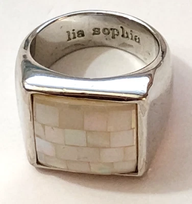 Anillo Lia Sophia "Costera" Tono Plata con Madre Perla Cuadros Centro Talla 7 Foto 1 de 4