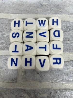 Parker Brothers Boggle 1999 pieza de repuesto pieza letras juego completo 16 azul Foto 1 de 4