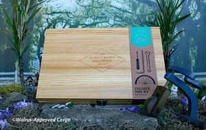 ANTHROPOLOGIE GENTLEMEN’S HARDWARE “ANATOMY OF A BICYCLE” REPAIR KIT - NIB - Picture 1 of 12